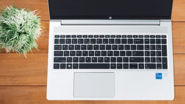 HP ProBook 450 G8 39.6 cm (15.6) G8 Business Laptop PC, Silver (Refurbished- Brand New Condition) - Image 3